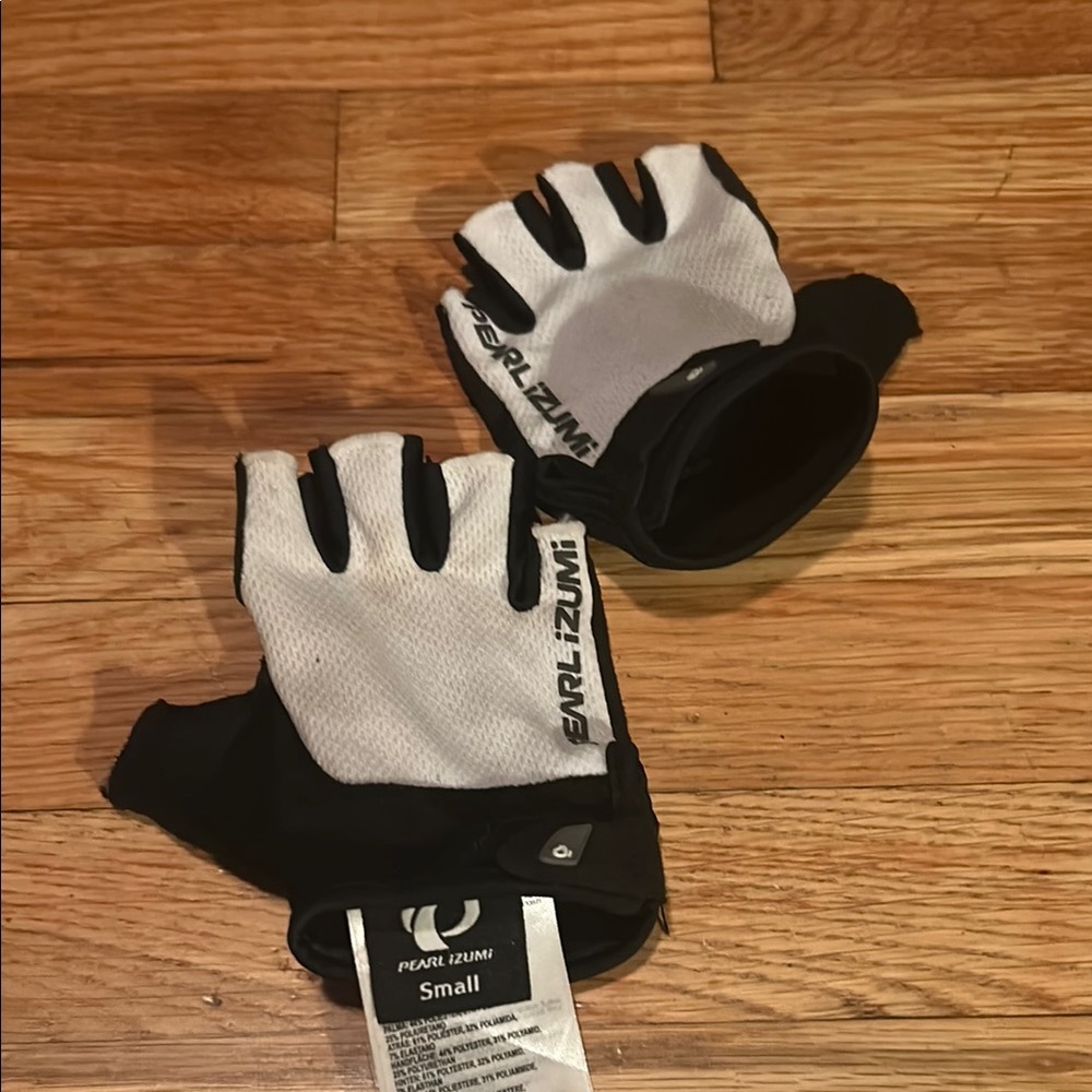Pearl Izumi Cycling Gloves - Black and White